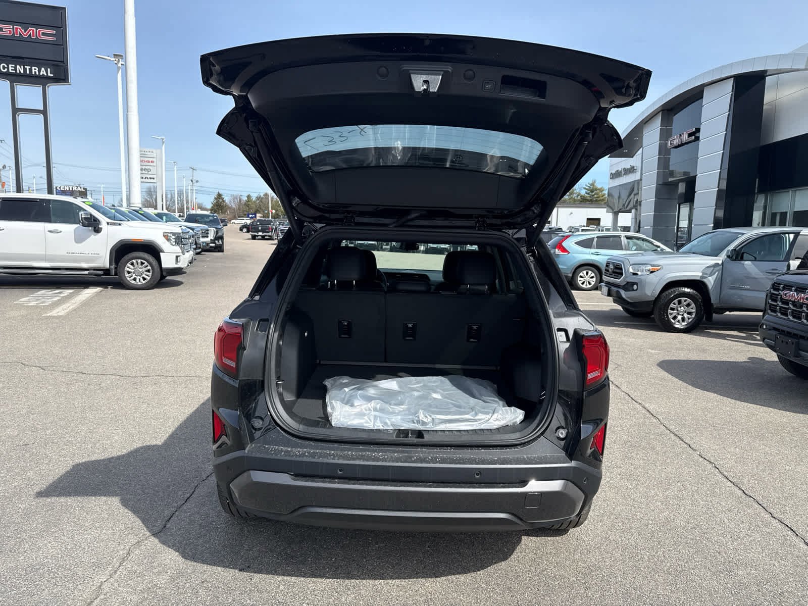 New 2026 GMC Terrain Elevation w/ Elevation Premium Package AWD/4WD image 10