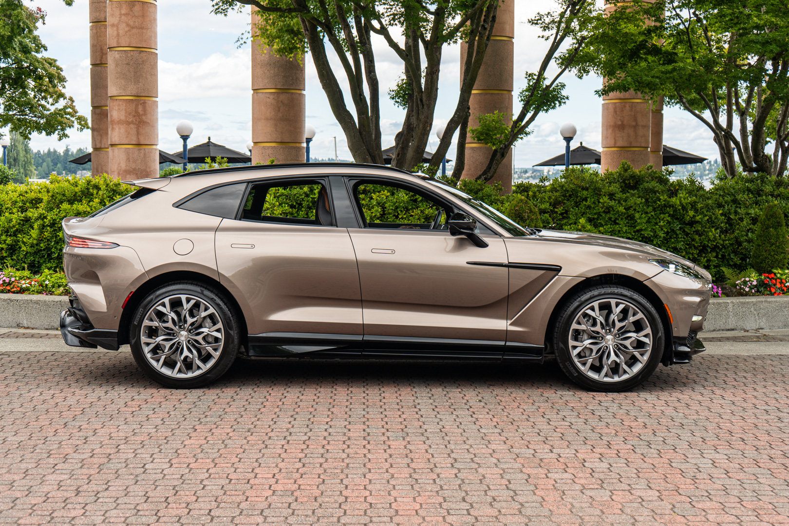 Used 2023 Aston Martin DBX 707 AWD/4WD image 49
