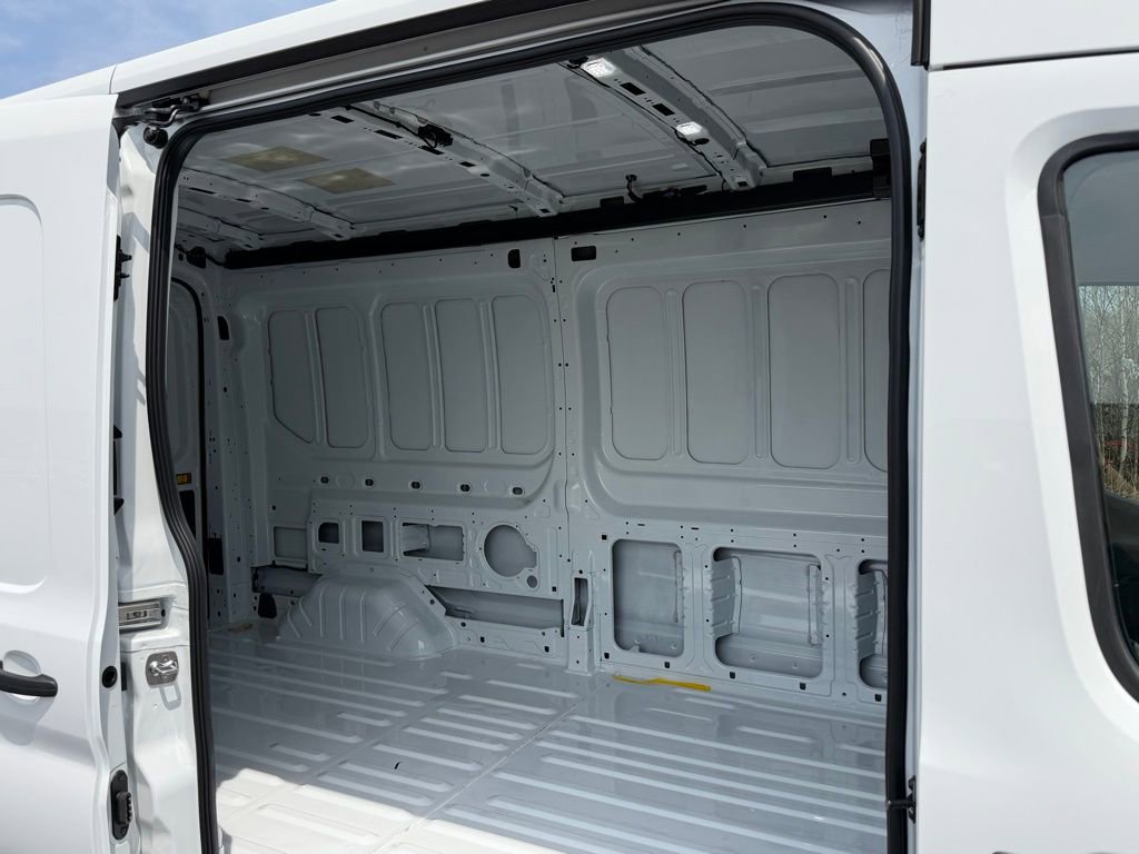 New 2026 Ford Transit 250 148 Medium Roof RWD image 6