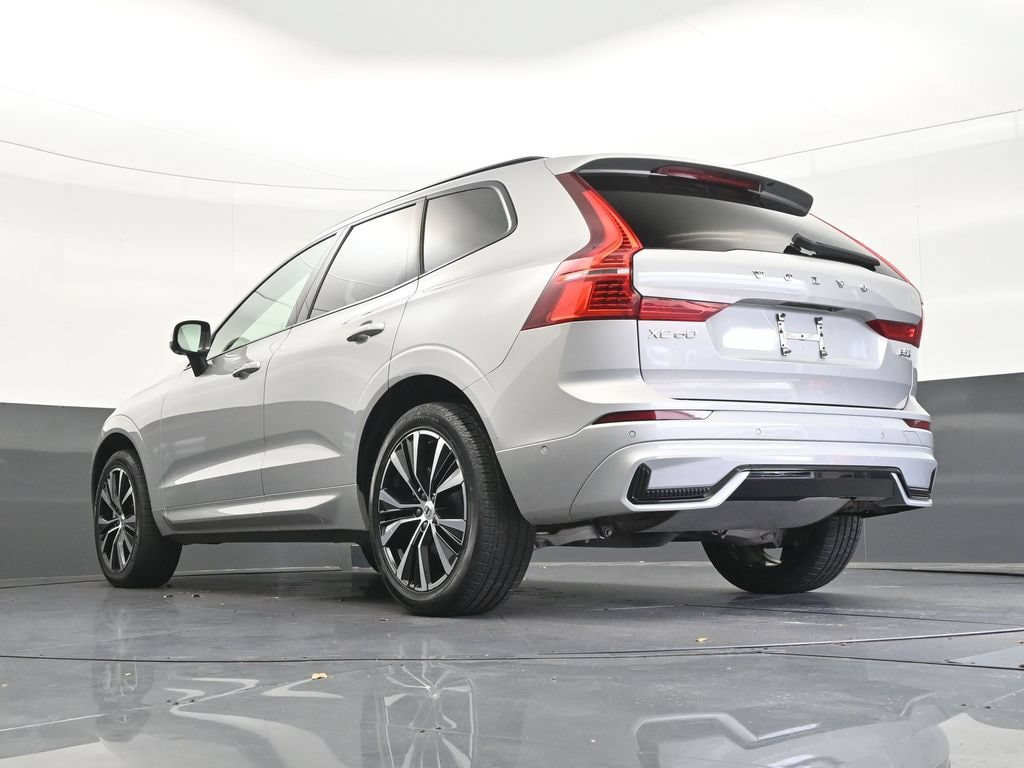 Certified 2024 Volvo XC60 B5 Plus AWD/4WD image 28