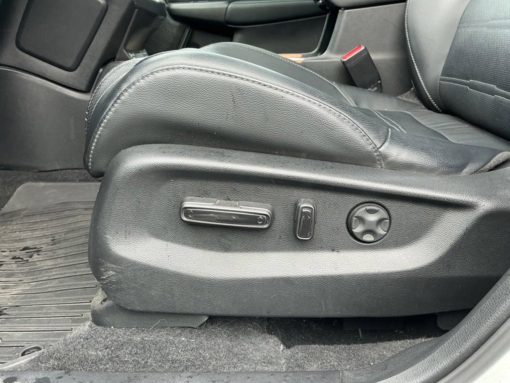 Used 2020 Honda CR-V Touring image 15