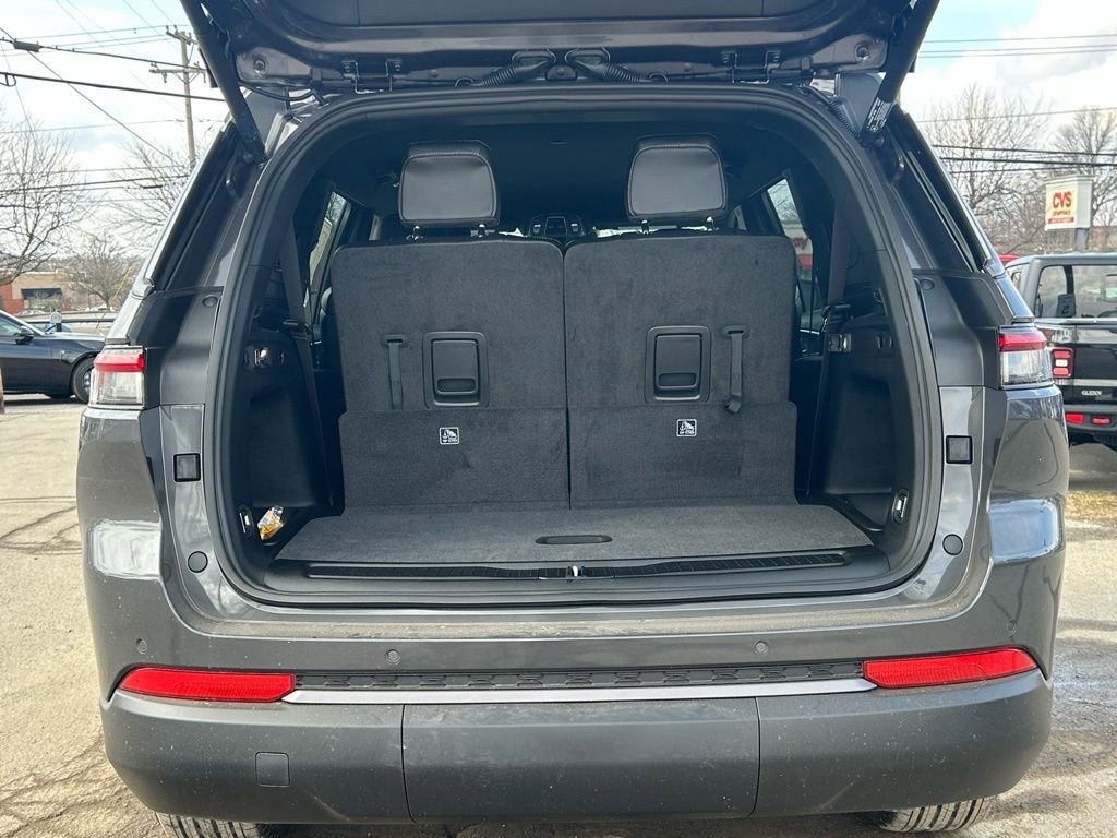 New 2026 Jeep Grand Cherokee L 4WD image 9
