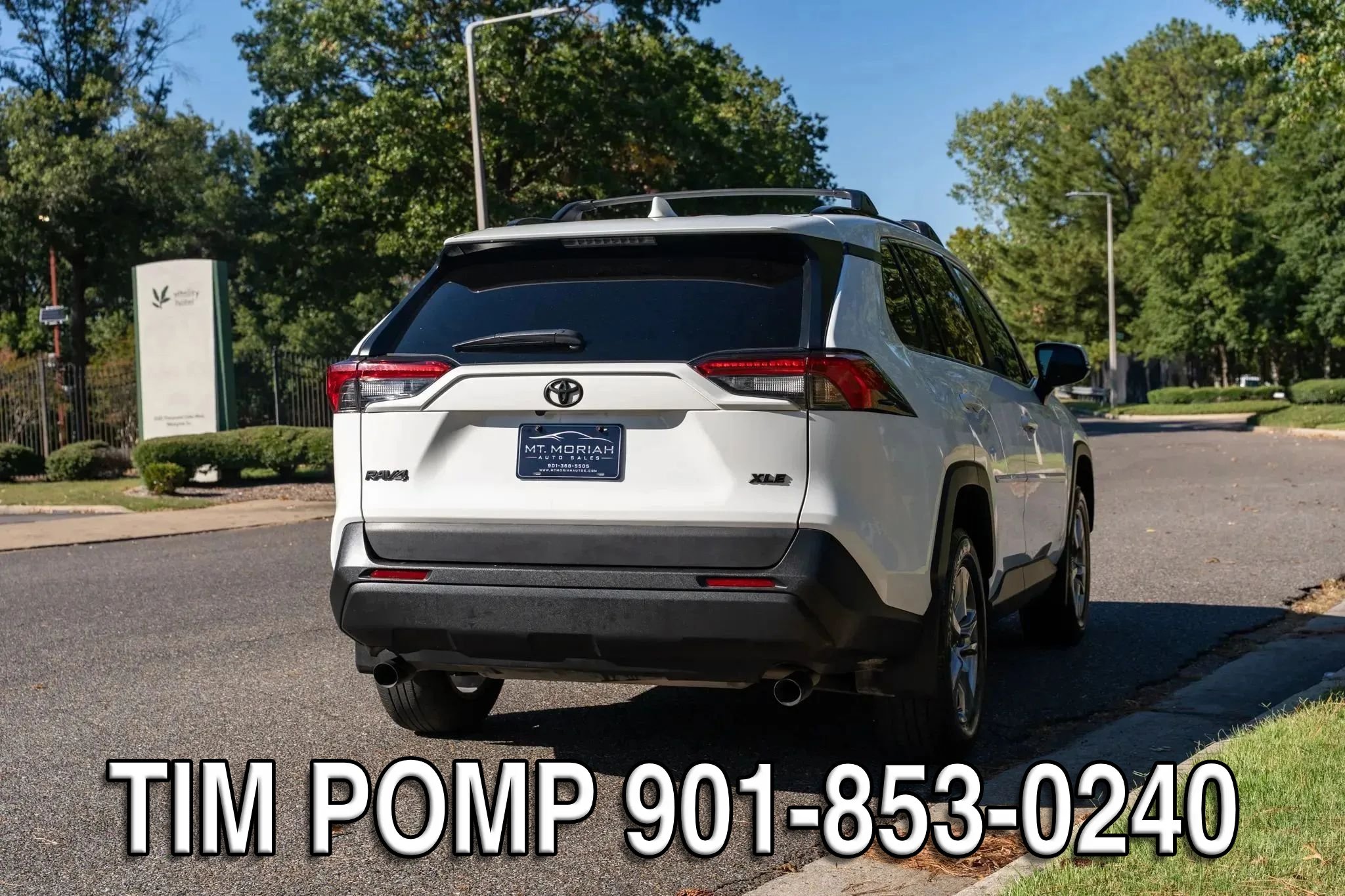 Used 2025 Toyota RAV4 XLE w/ Convenience Package FWD image 7