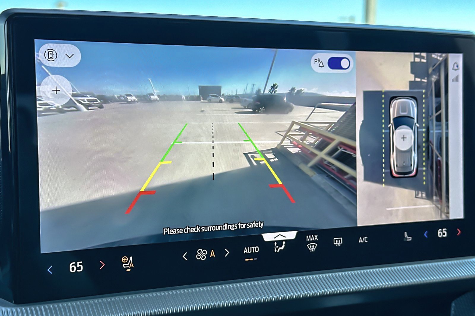 Used 2025 Ford Explorer ST-Line w/ ST-Line Street Pack image 19