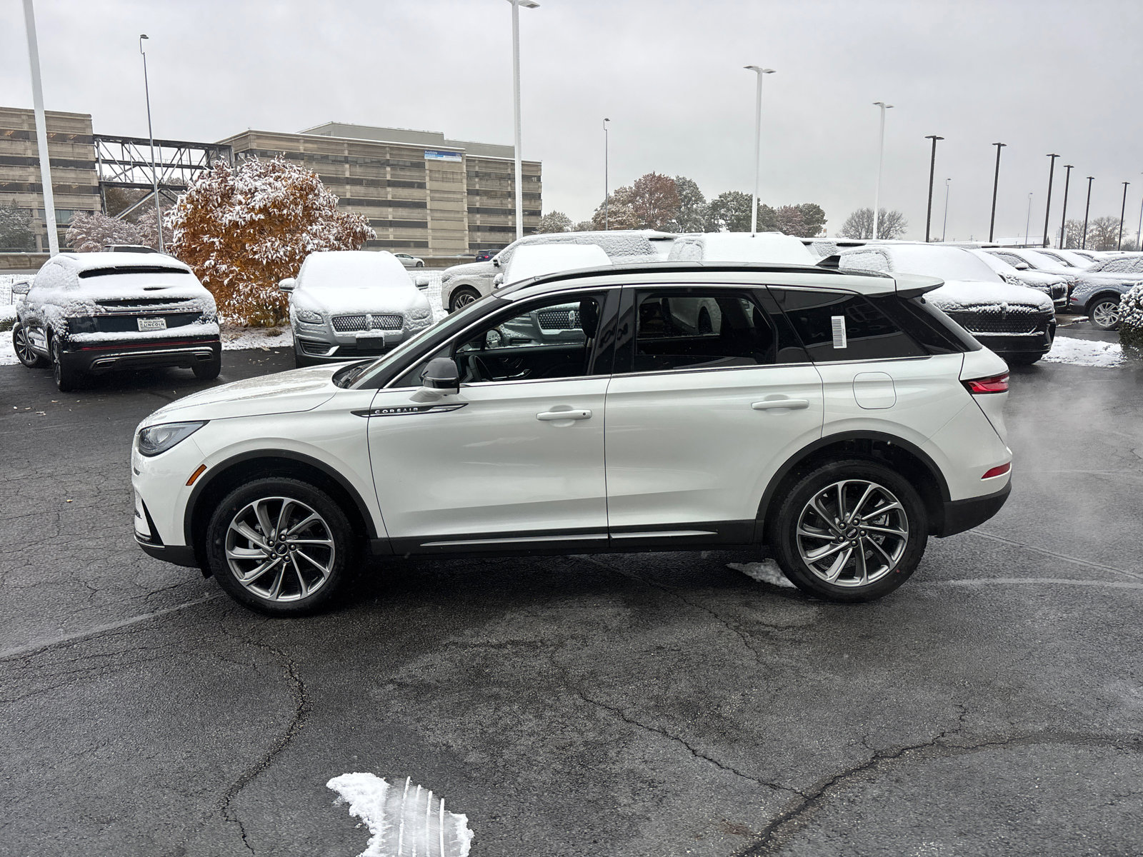 New 2026 Lincoln Corsair Premiere image 4