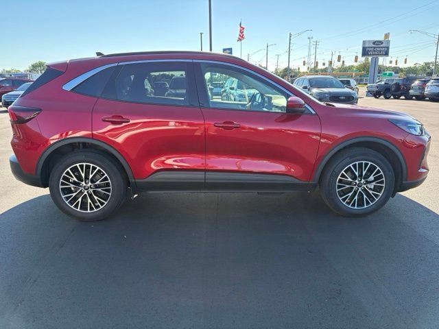 Used 2024 Ford Escape SE w/ Class II Trailer Tow Package FWD image 7