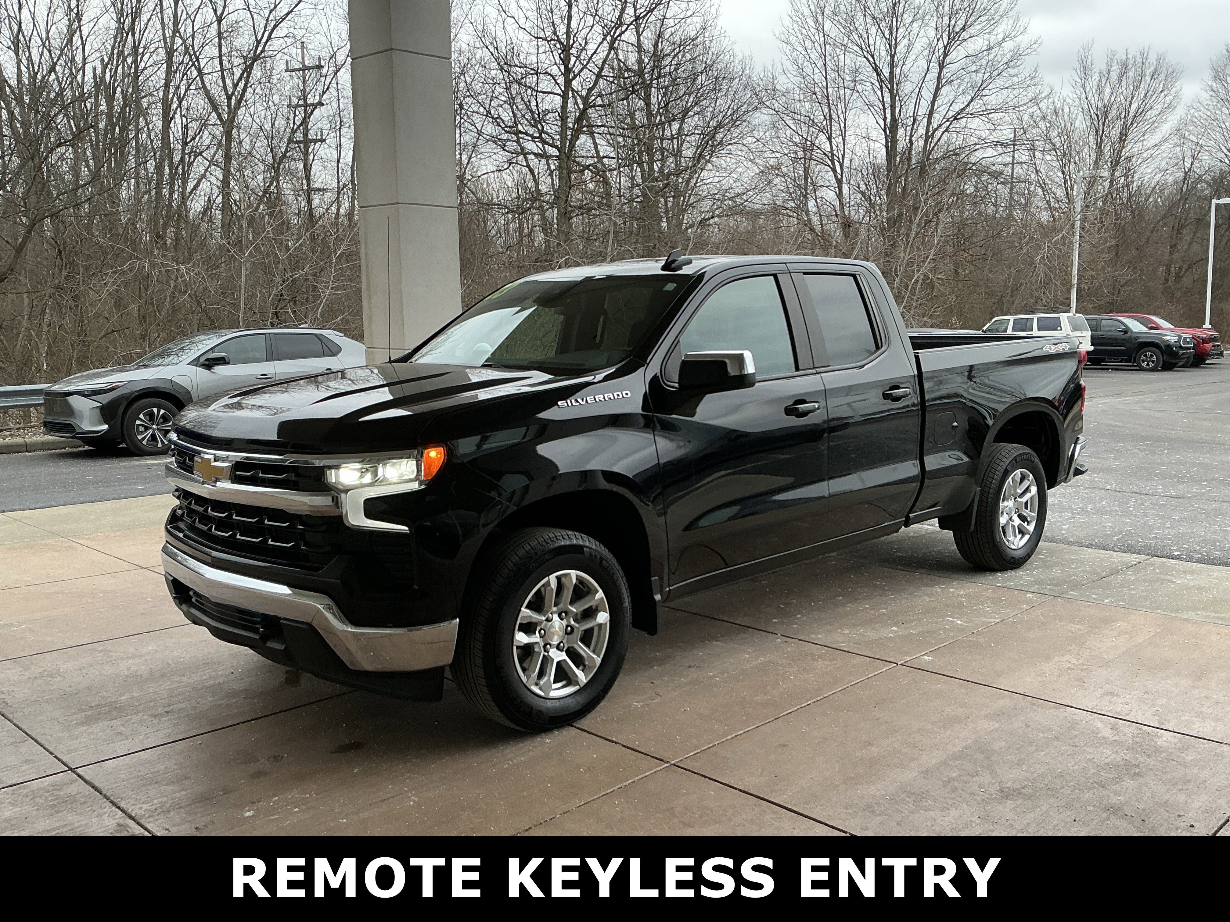 Used 2023 Chevrolet Silverado 1500 LT image 3