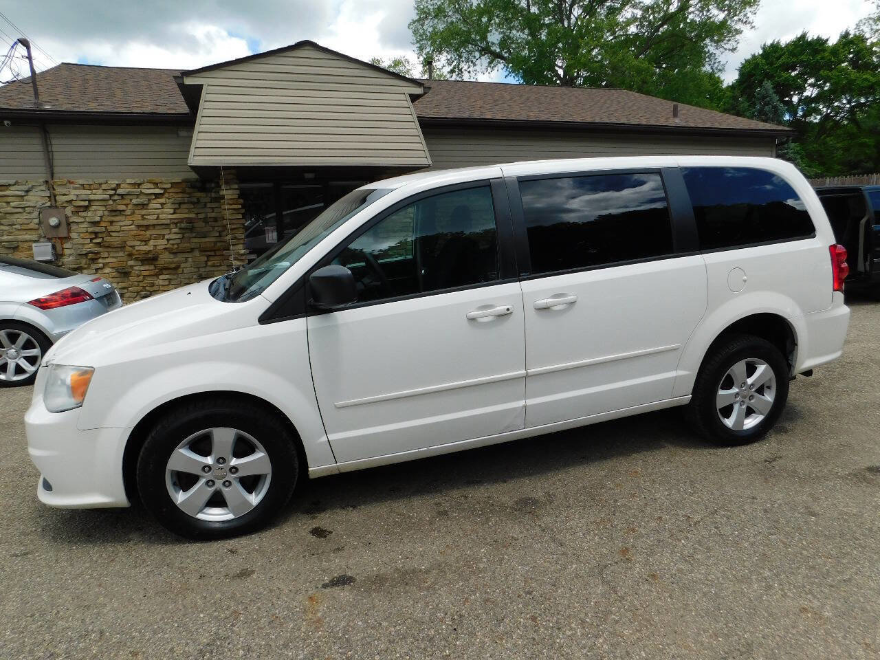 Used 2013 Dodge Grand Caravan SE image 10