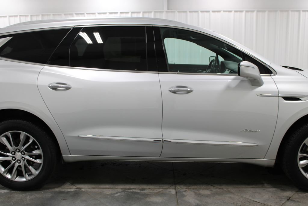 Used 2022 Buick Enclave Avenir w/ Avenir Technology Package image 11