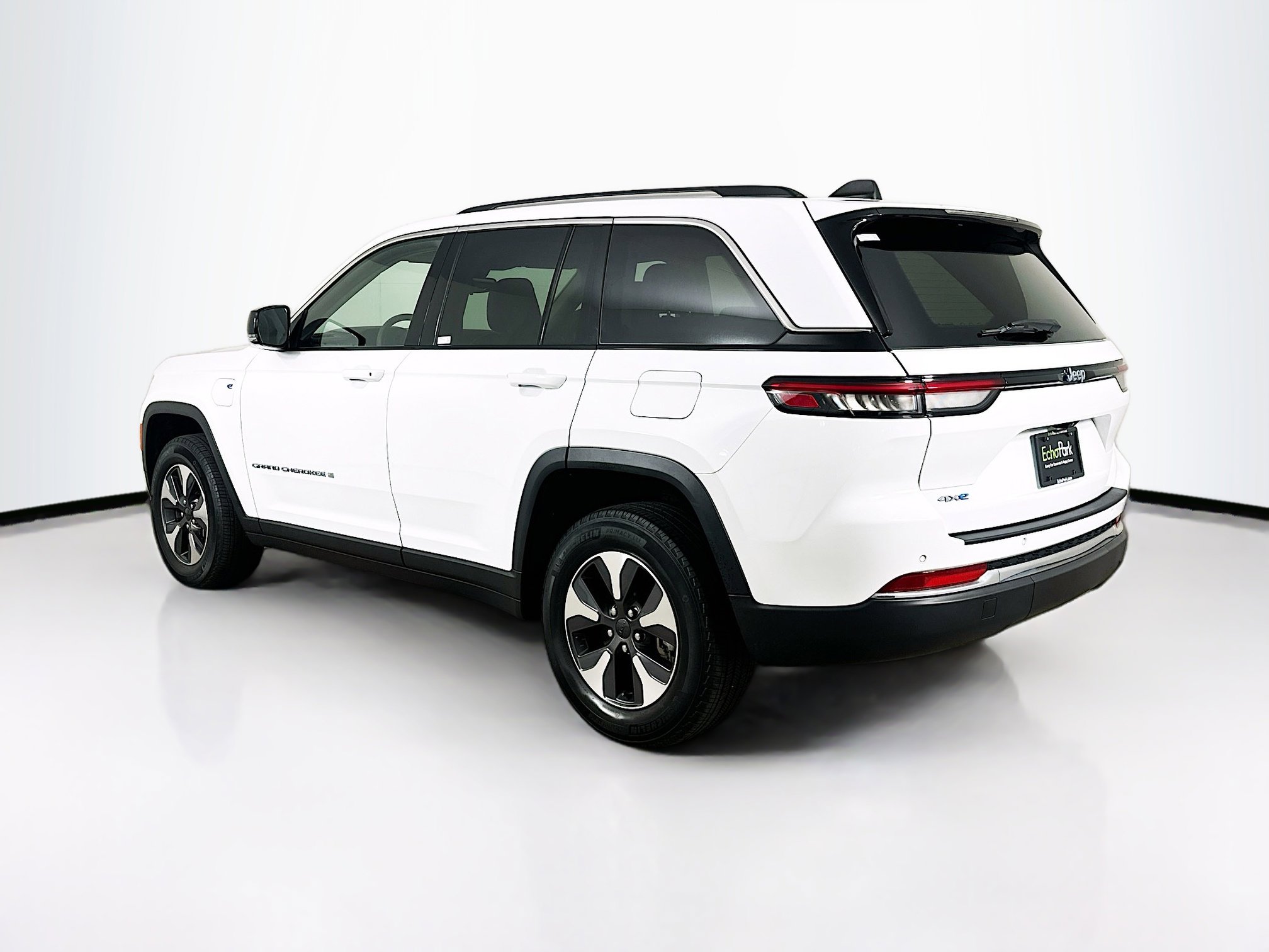 Used 2022 Jeep Grand Cherokee Limited 4xe AWD/4WD image 5