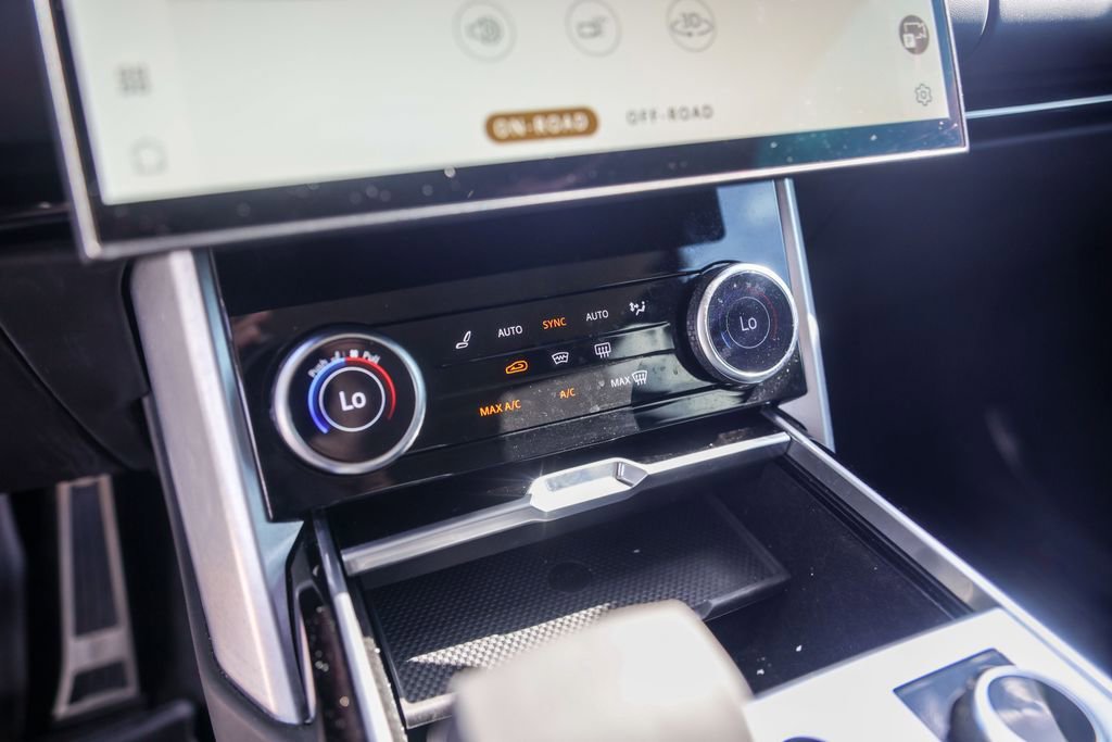 Used 2023 Land Rover Range Rover SE AWD/4WD image 19