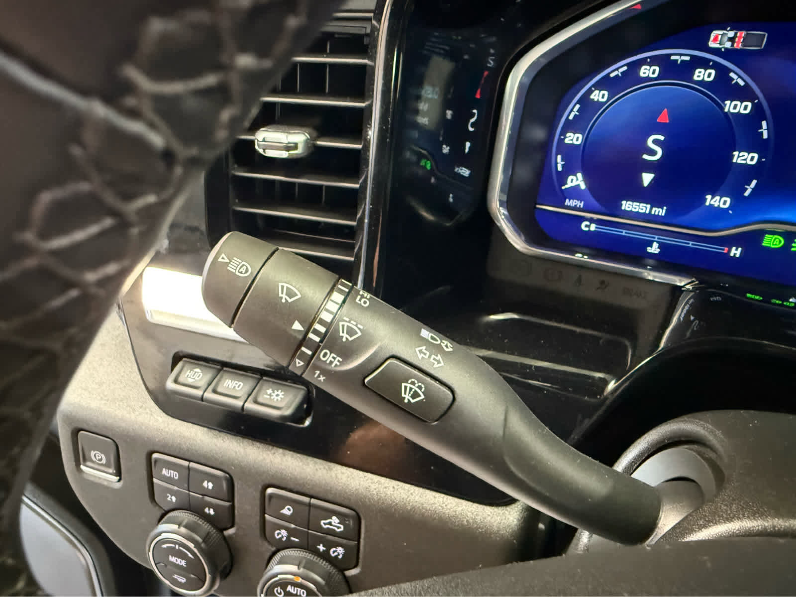 Used 2024 Chevrolet Silverado 2500 High Country image 19