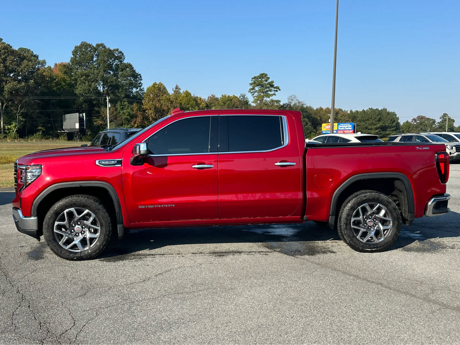 Used 2024 GMC Sierra 1500 SLT w/ SLT Convenience Package AWD/4WD image 9