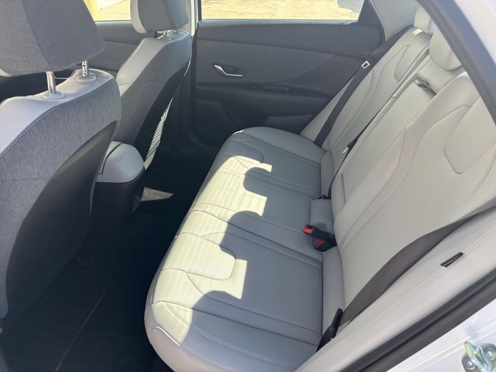 Used 2025 Hyundai Elantra Limited FWD image 28