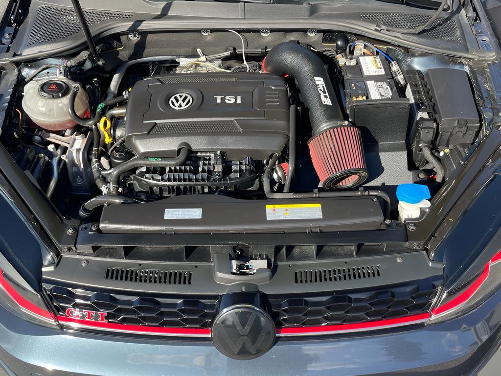 Used 2021 Volkswagen GTI SE image 9