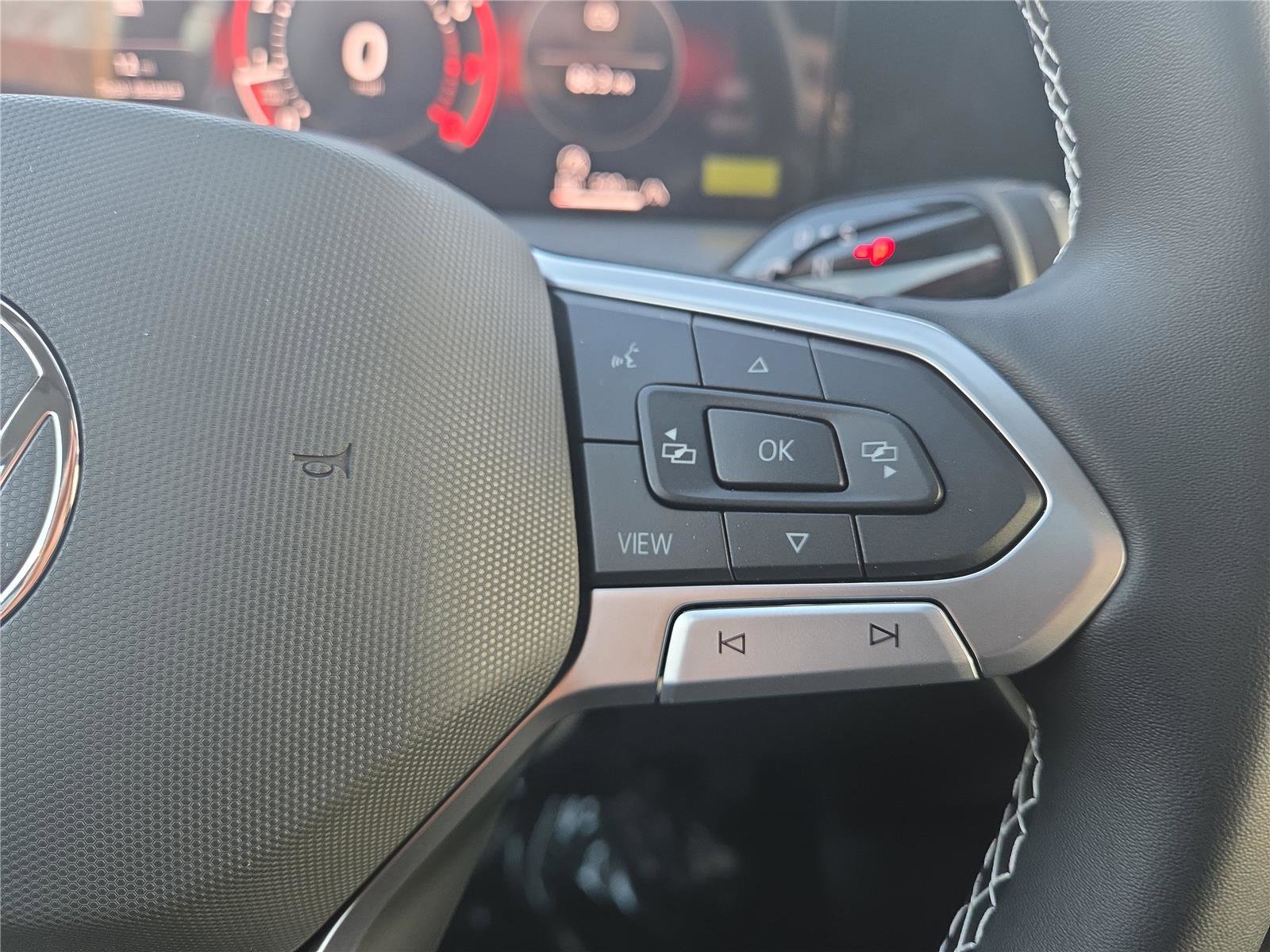 New 2026 Volkswagen Tiguan SE image 17