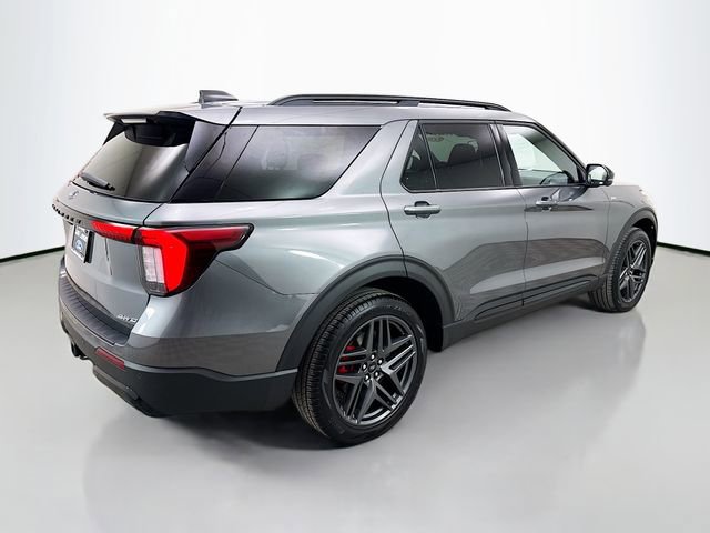 Used 2025 Ford Explorer ST-Line w/ ST-Line Street Pack image 7
