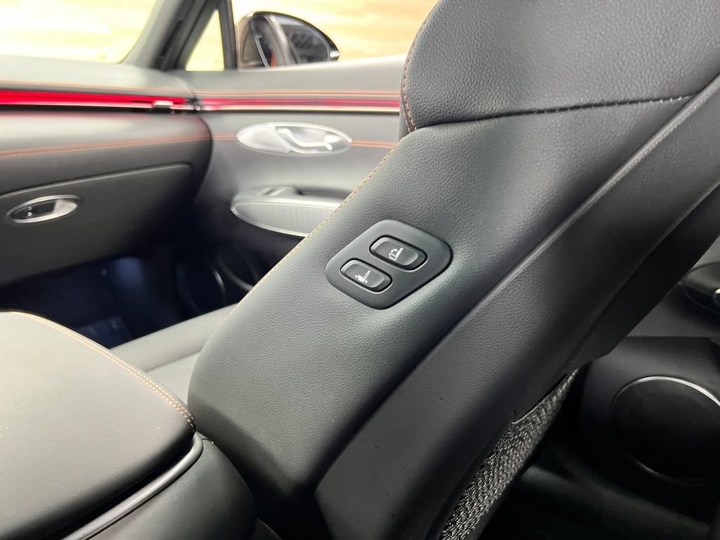Used 2026 Genesis GV70 2.5T Sport Prestige AWD/4WD image 26