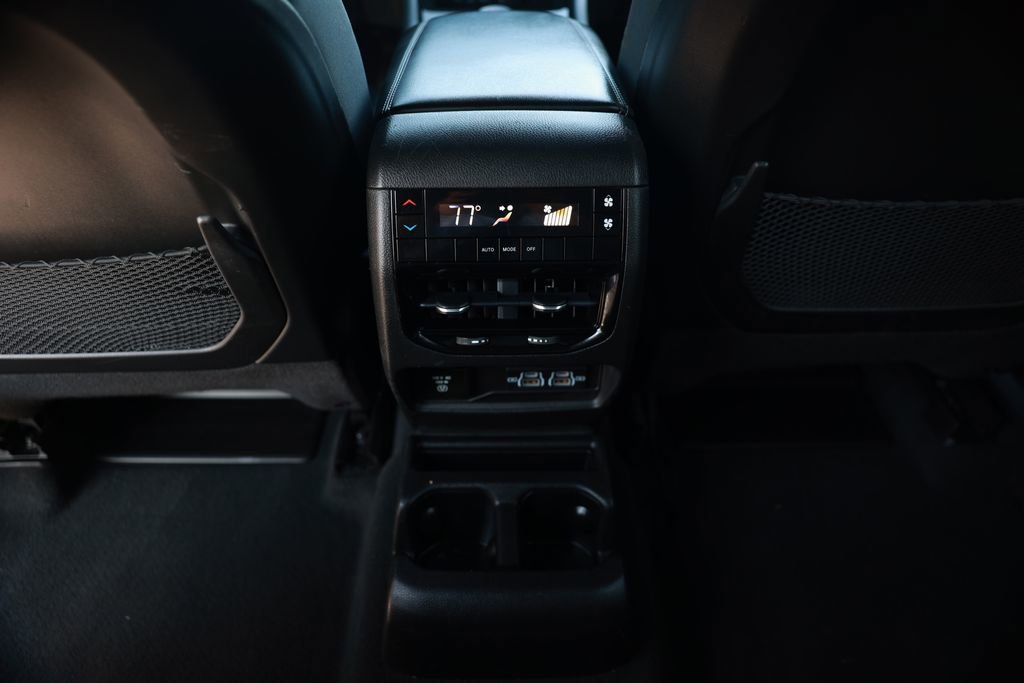 Used 2022 Jeep Grand Cherokee L Laredo RWD image 32