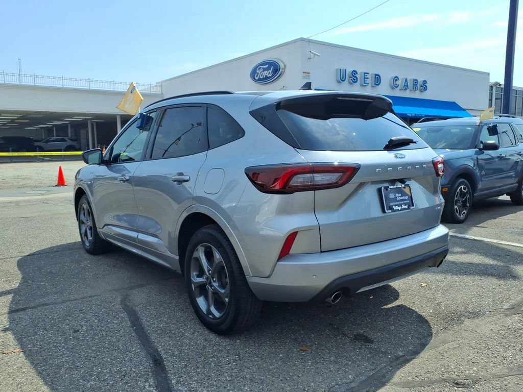 Certified 2023 Ford Escape ST-Line w/ Tech Pack #1 AWD/4WD image 7