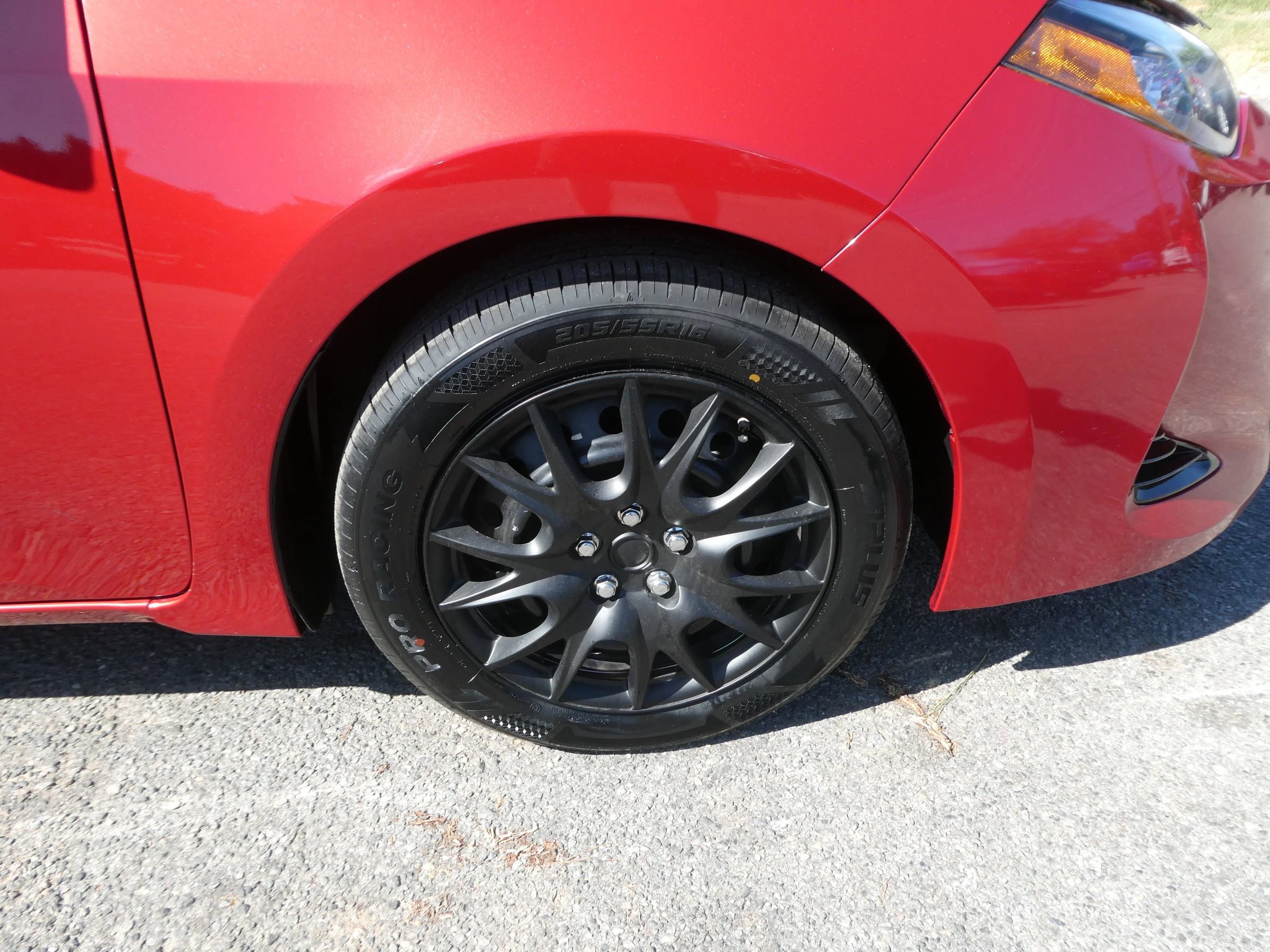 Used 2017 Toyota Corolla LE FWD image 29