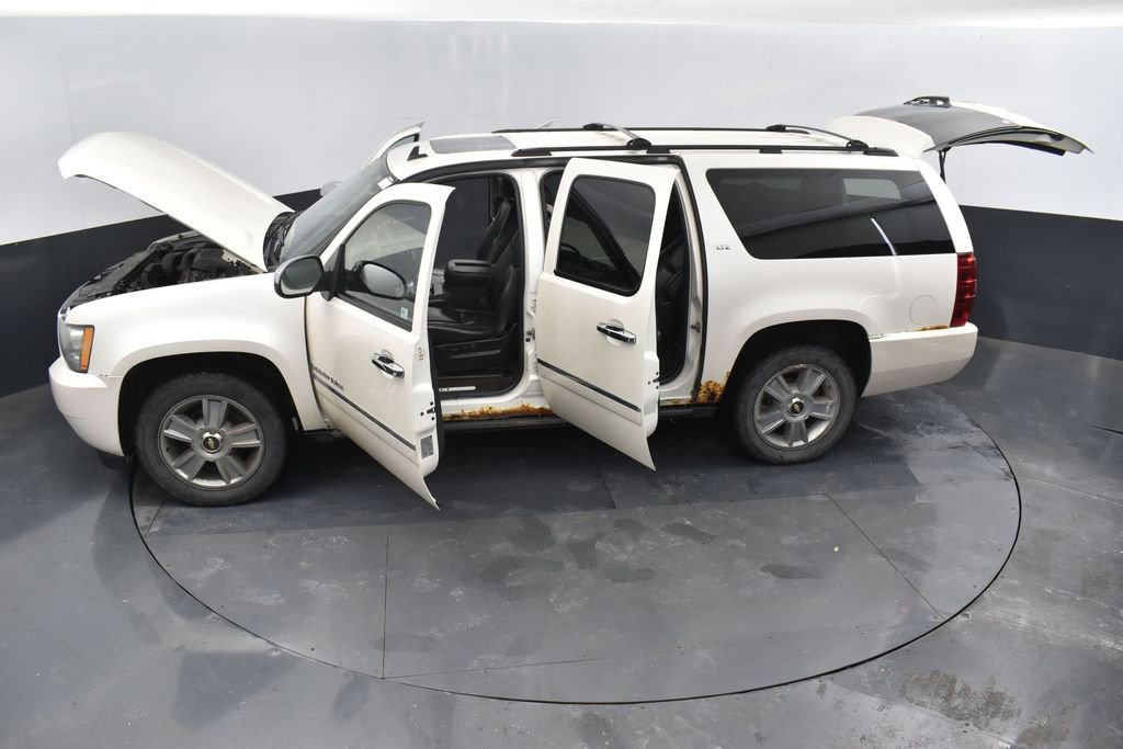 Used 2010 Chevrolet Suburban LTZ image 57