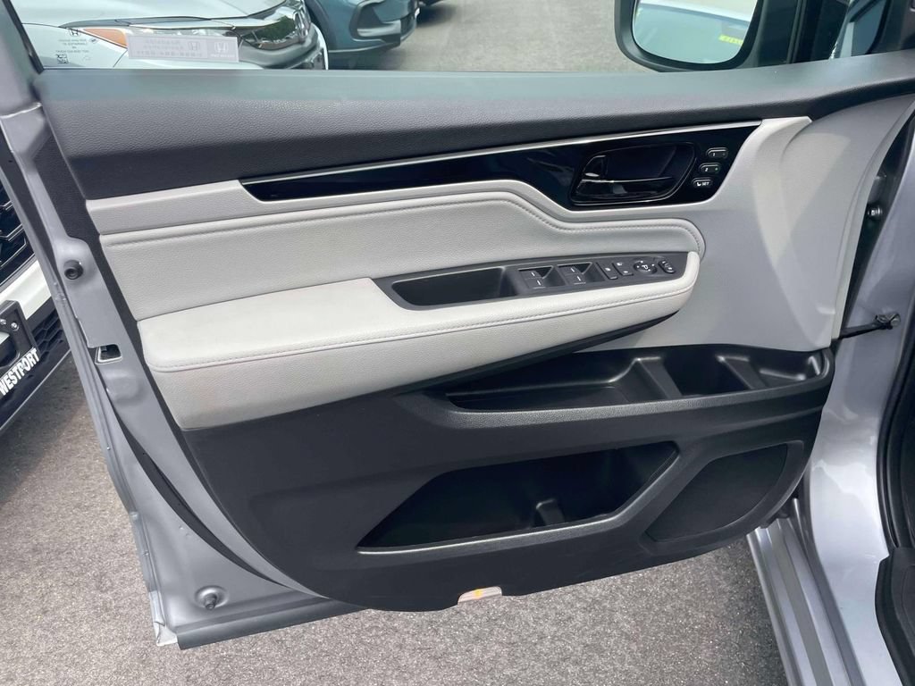 Used 2023 Honda Odyssey Touring image 16