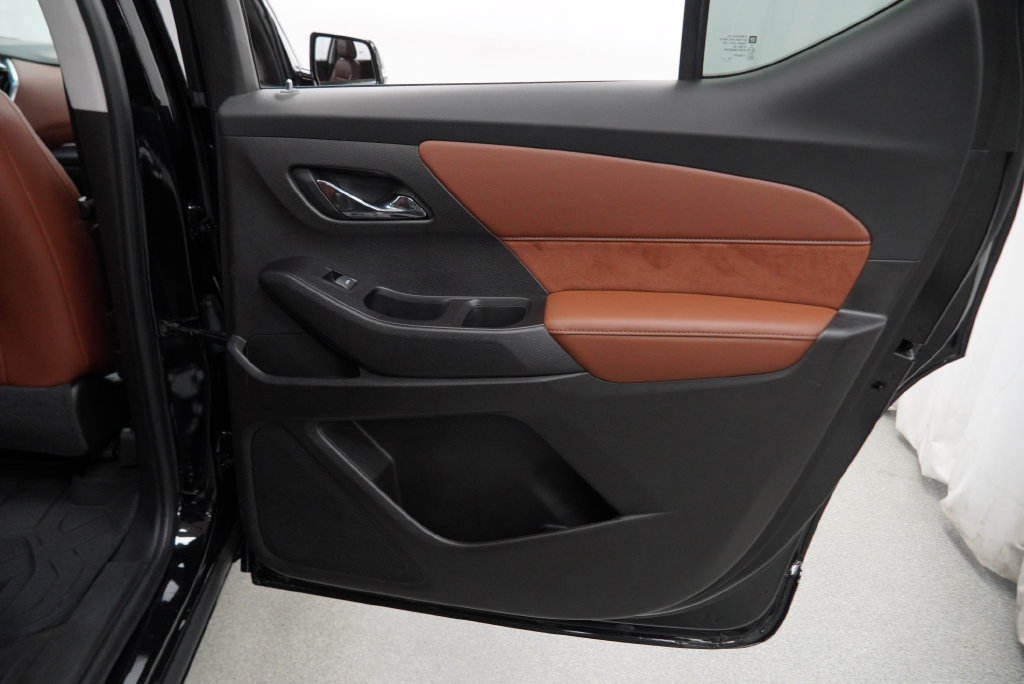 Used 2019 Chevrolet Traverse High Country w/ LPO, Floor Liner Package AWD/4WD image 42