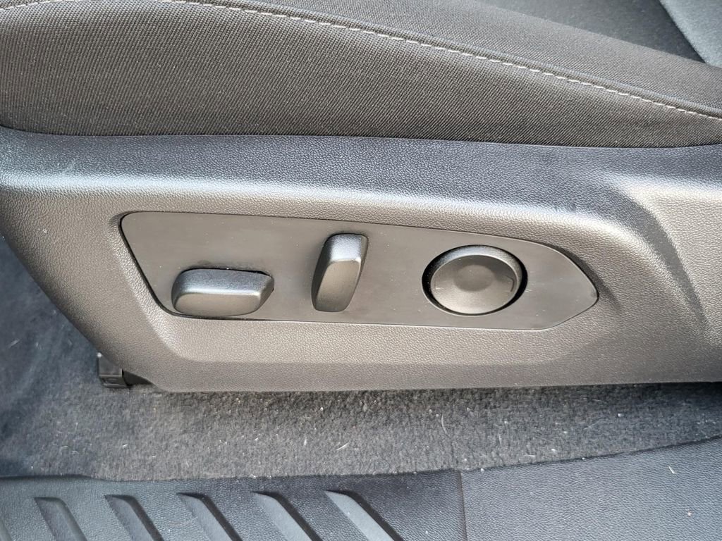 Certified 2025 Chevrolet Colorado W/T w/ WT Custom Package RWD image 17