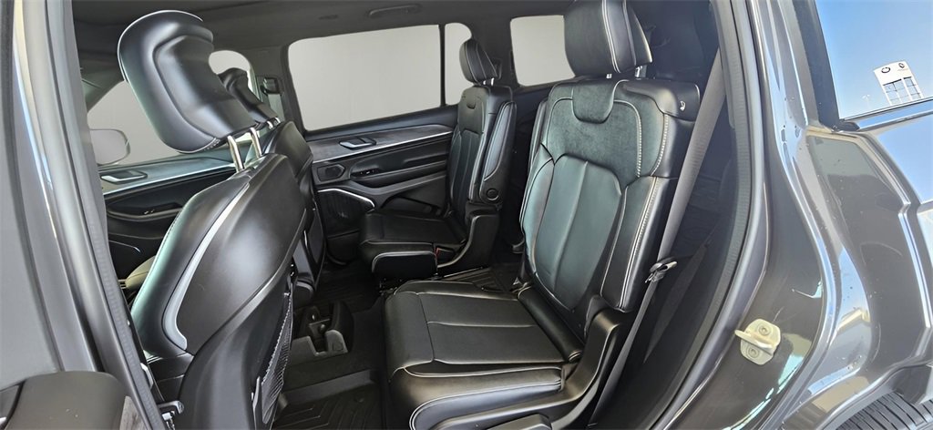 Used 2024 Jeep Grand Cherokee L Overland w/ Luxury Tech Group IV image 21