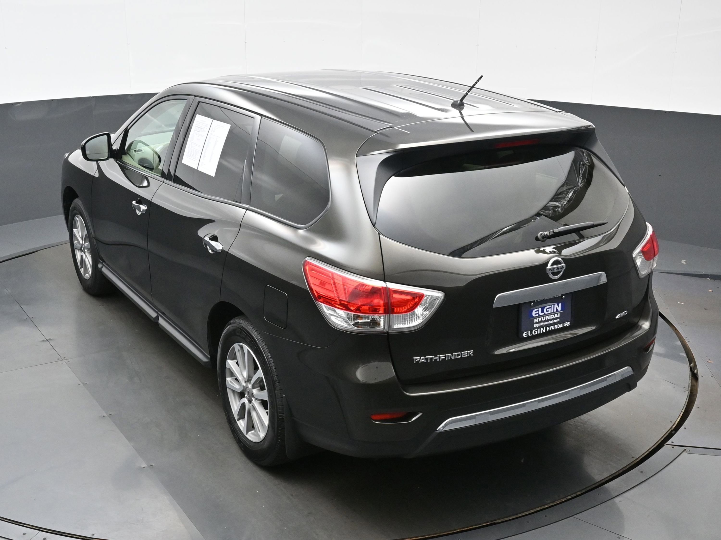 Used 2015 Nissan Pathfinder S AWD/4WD image 36