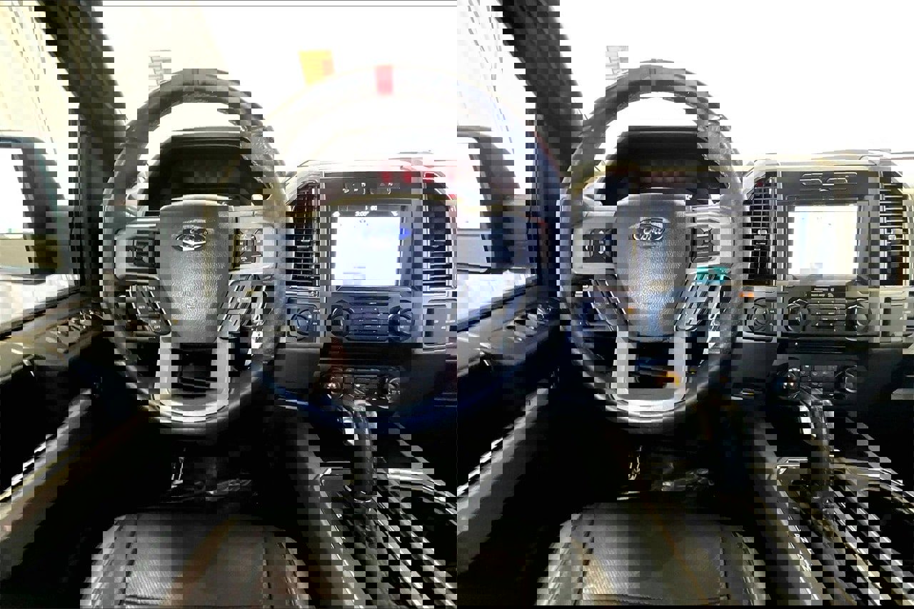 Used 2017 Ford F150 Raptor w/ Equipment Group 801A Mid image 4