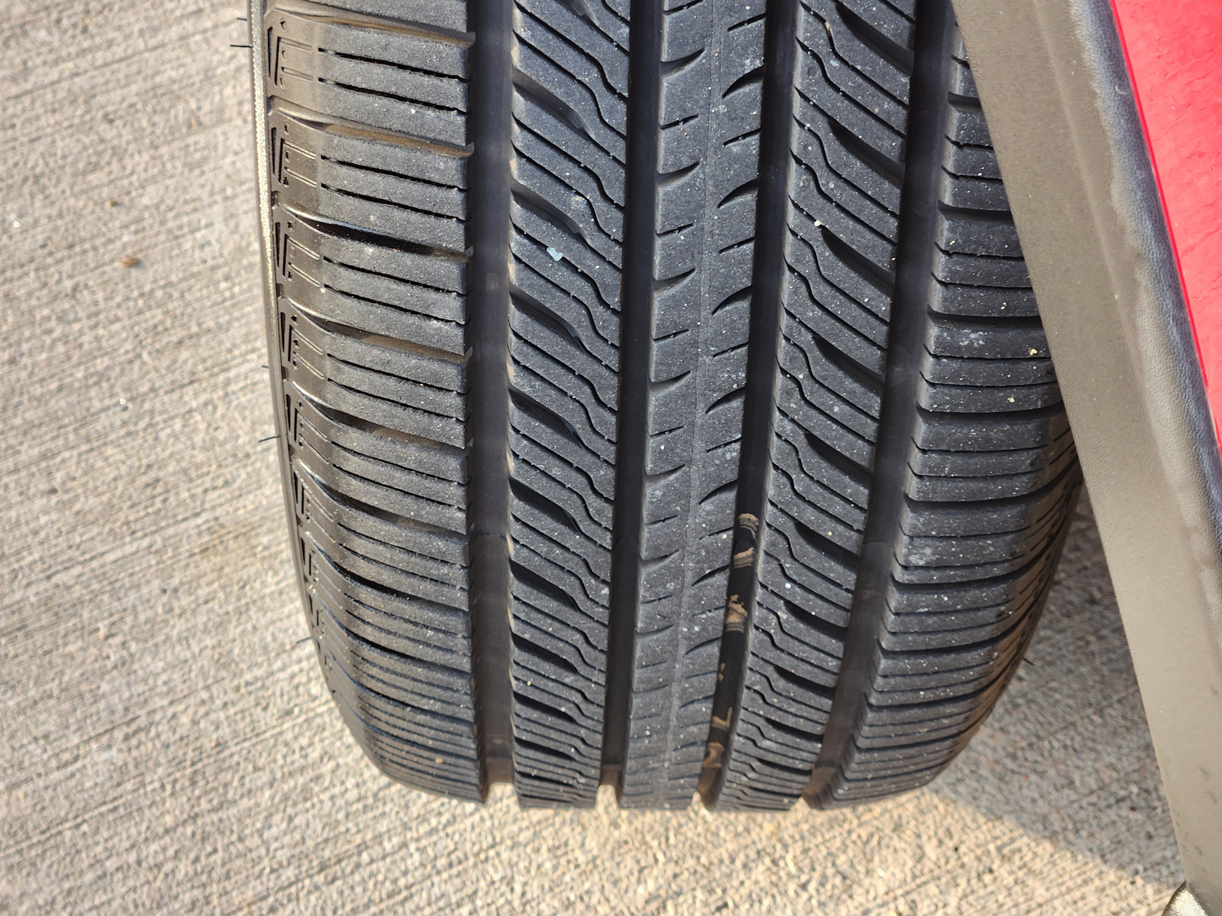 Used 2018 Toyota RAV4 SE image 11