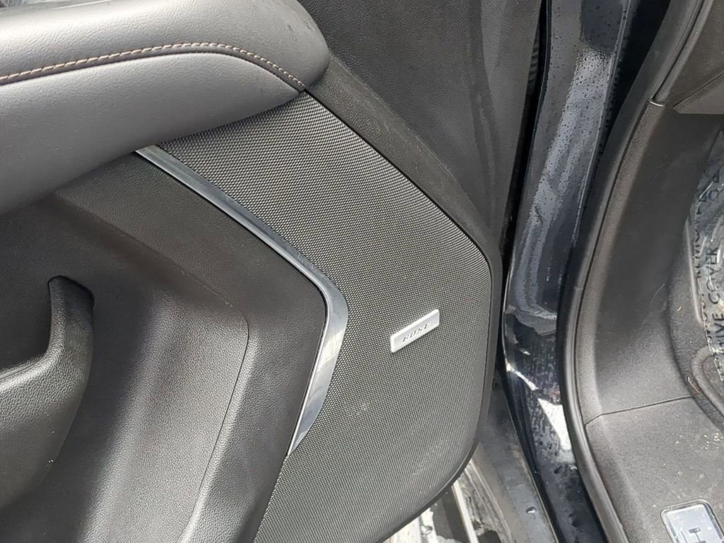 Used 2023 Chevrolet Suburban High Country AWD/4WD image 12