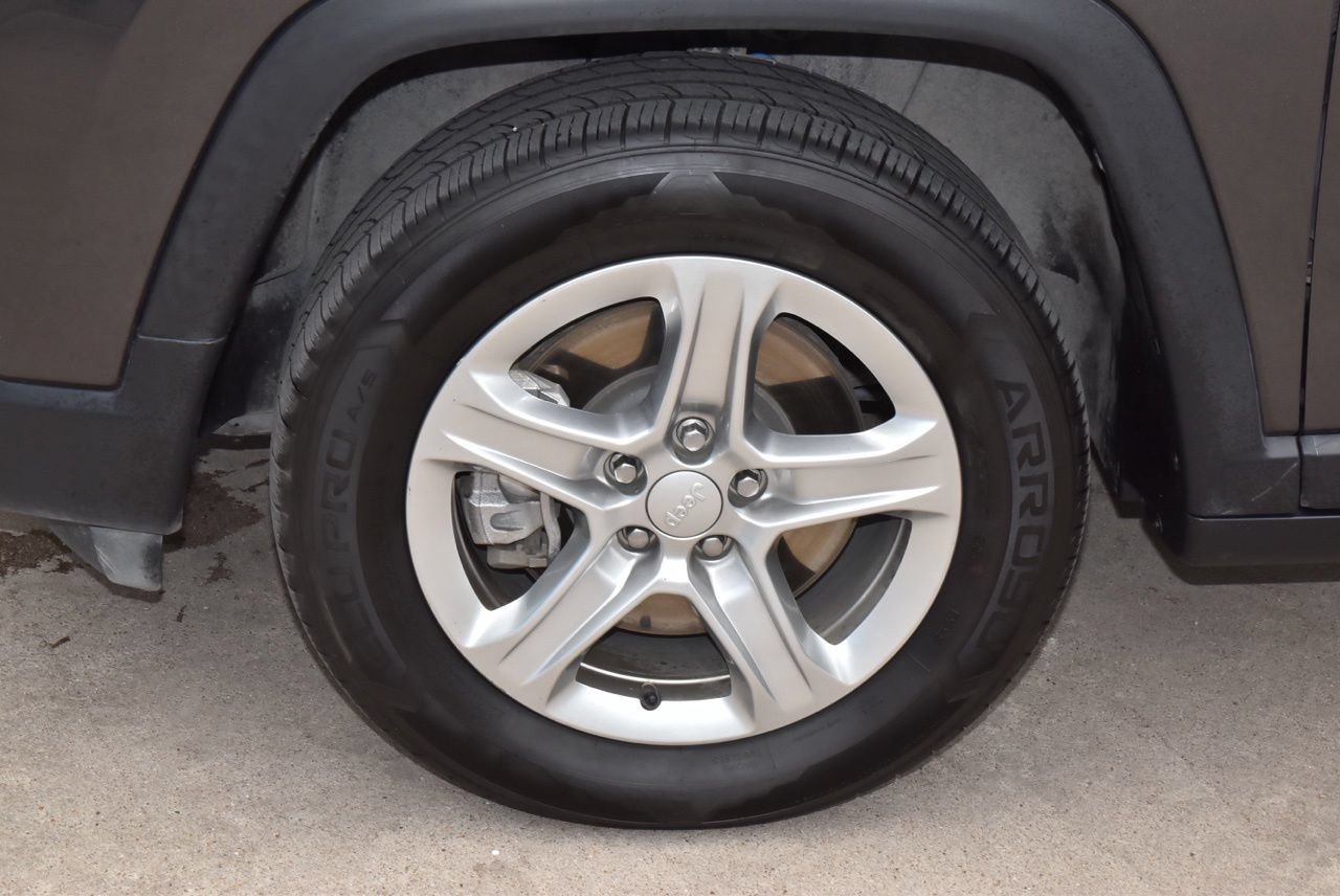 Used 2024 Jeep Compass Latitude AWD/4WD image 35