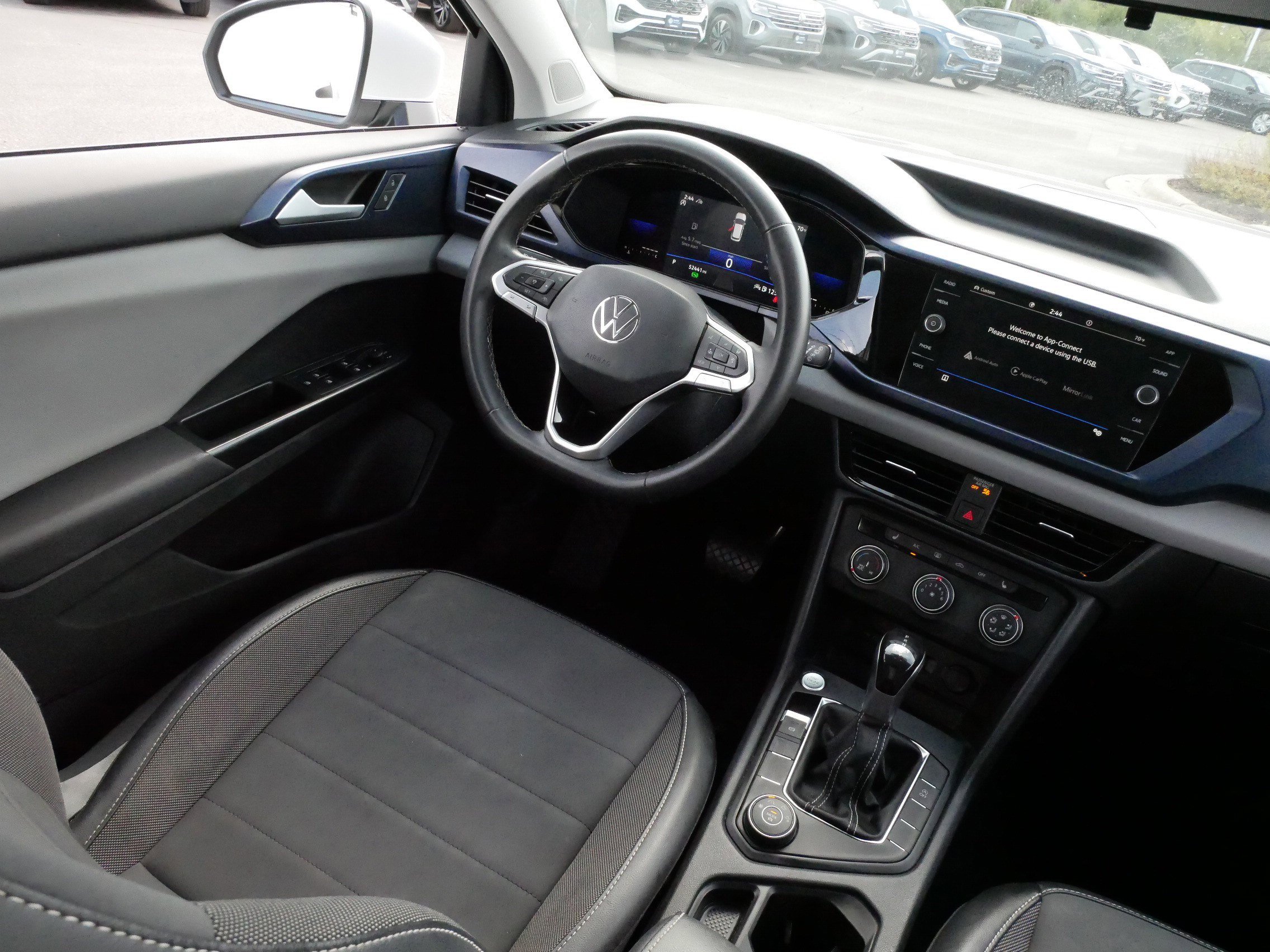 Used 2022 Volkswagen Taos SE AWD/4WD image 9