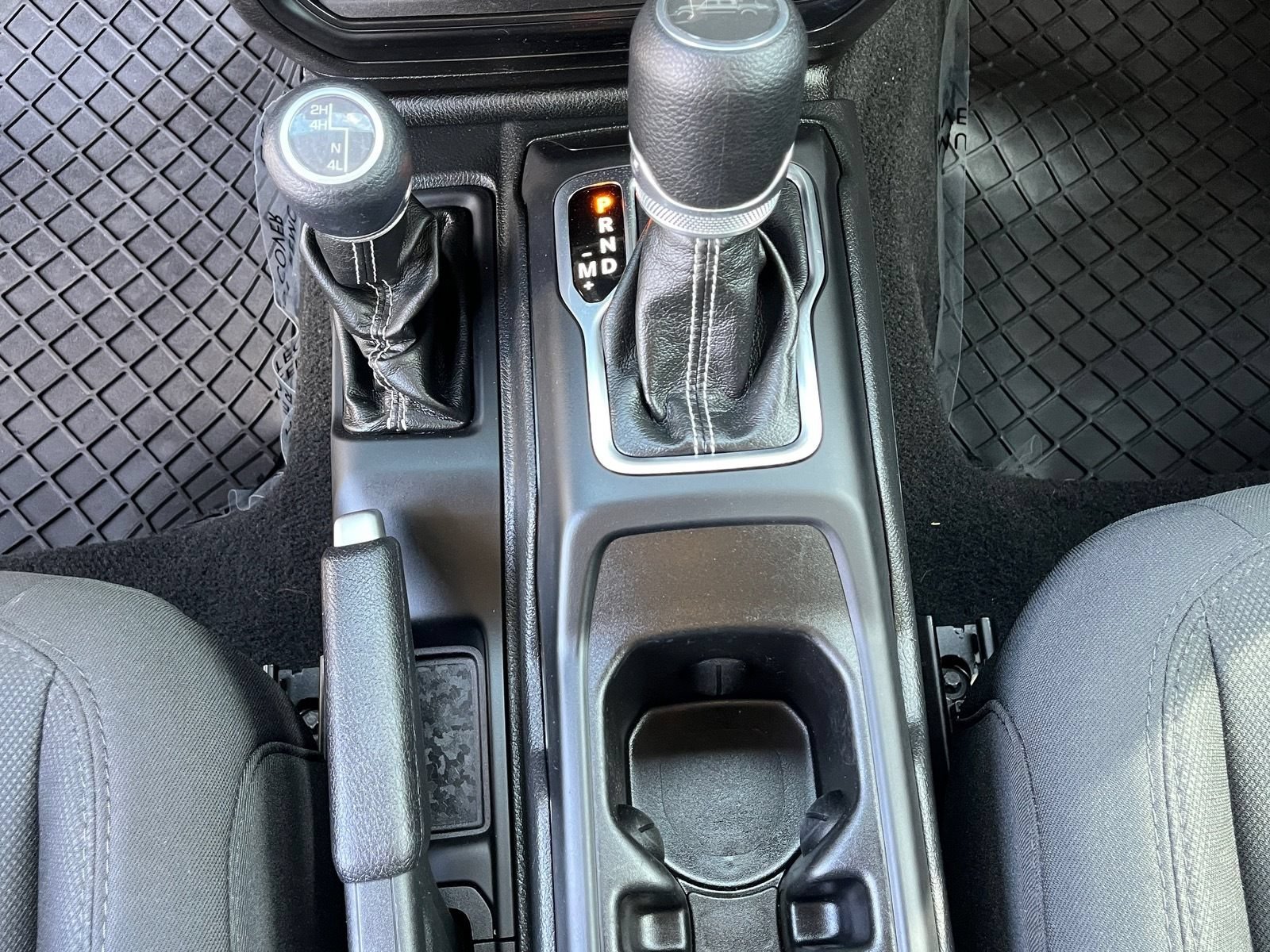 Used 2022 Jeep Gladiator Overland AWD/4WD image 27