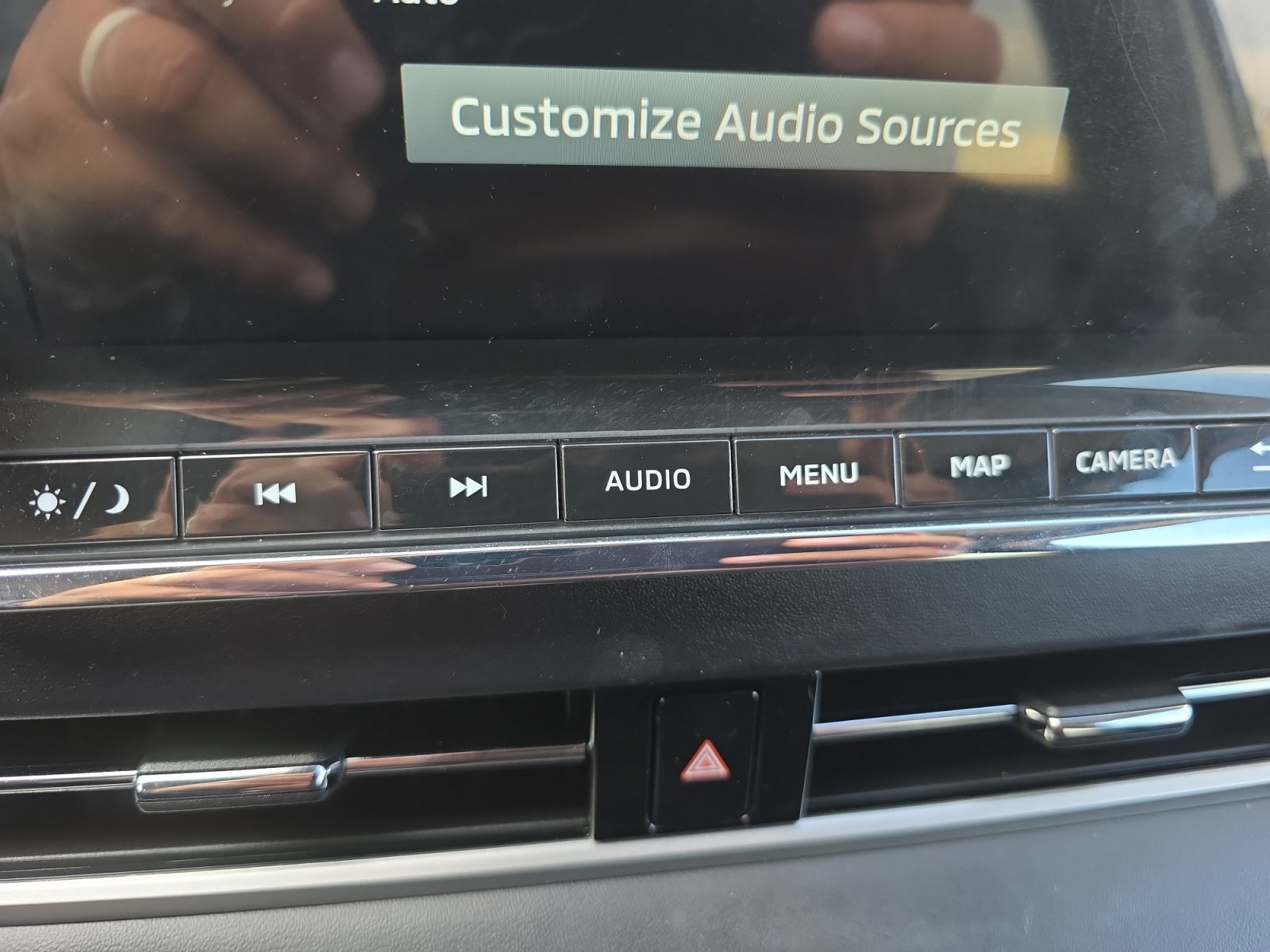 Used 2024 Mitsubishi Outlander SE image 16