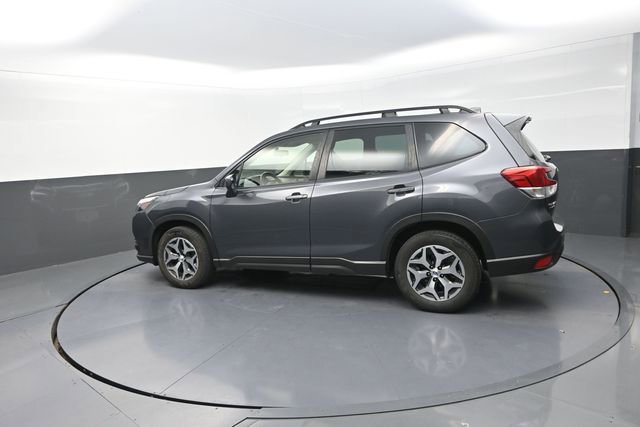 Used 2023 Subaru Forester Premium image 98