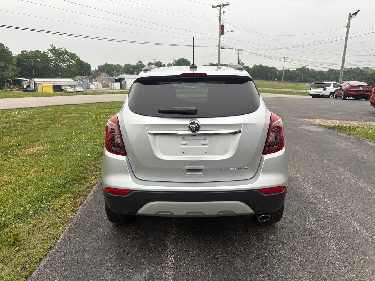 Used 2022 Buick Encore Preferred w/ Safety Package FWD image 3