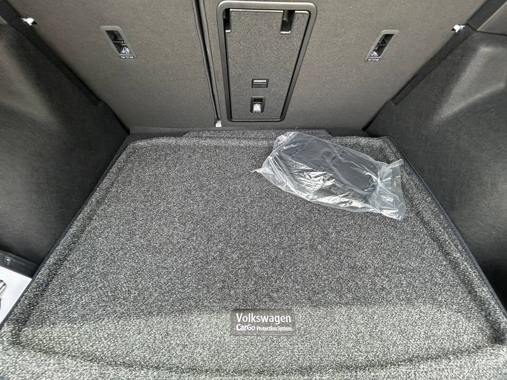 New 2026 Volkswagen Taos SEL AWD/4WD image 36