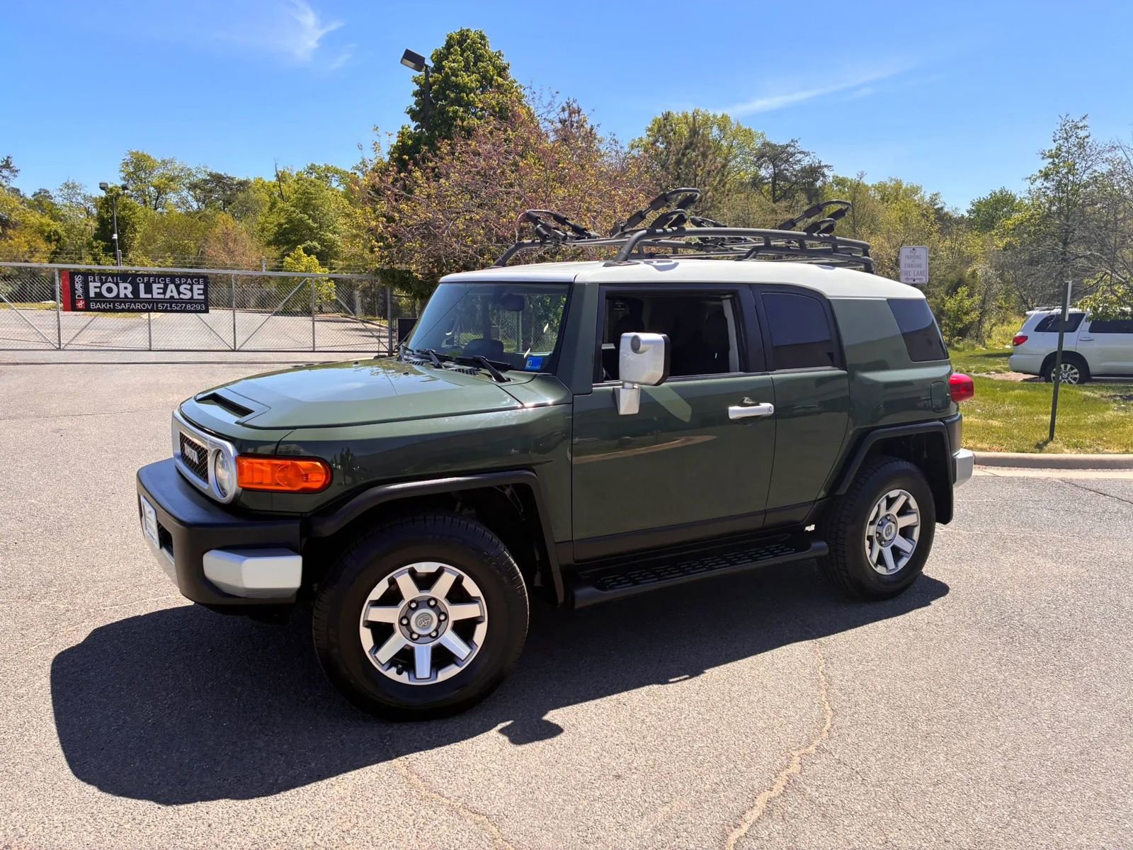 Used 2014 Toyota FJ Cruiser 4WD w/ Upgrade Package image 4