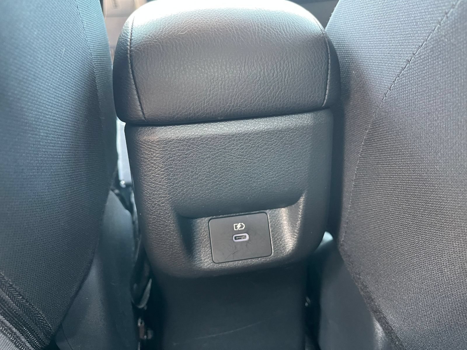 Used 2025 Nissan Versa SV FWD image 19