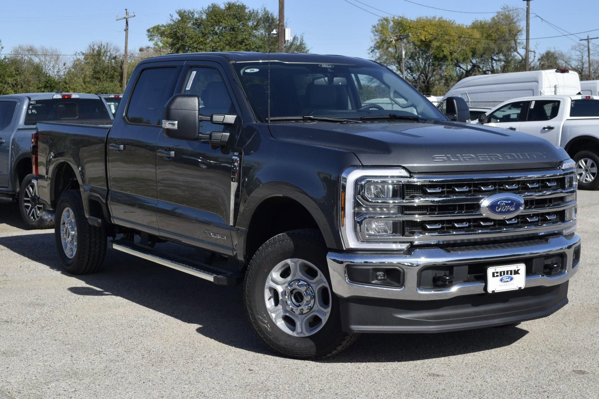 New 2026 Ford F250 XLT w/ XLT Premium Package AWD/4WD image 3