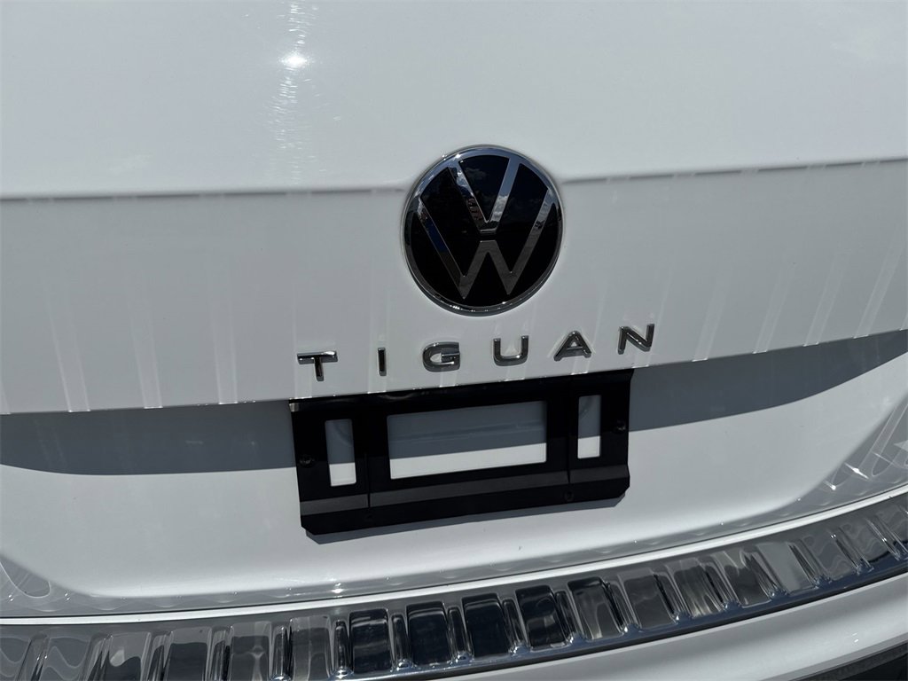 Used 2024 Volkswagen Tiguan SE image 6