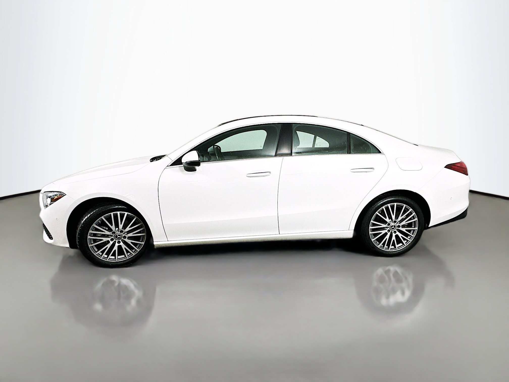 Used 2025 Mercedes-Benz CLA 250 4MATIC image 4