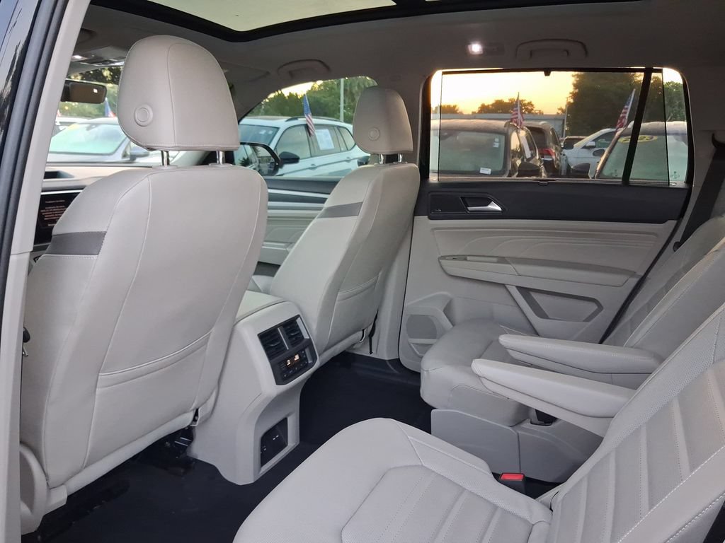 Used 2023 Volkswagen Atlas SEL Premium AWD/4WD image 7