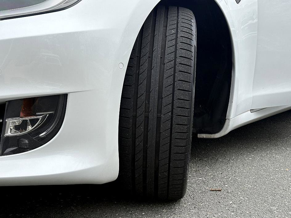 Used 2020 Tesla Model S Performance image 26