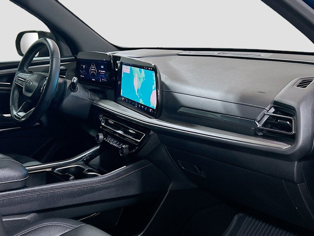 Used 2025 Chevrolet Traverse LT w/ Midnight/Sport Edition image 27