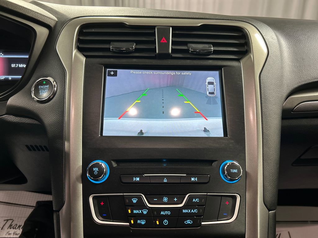 Used 2018 Ford Fusion SE w/ Fusion SE Technology Package image 17